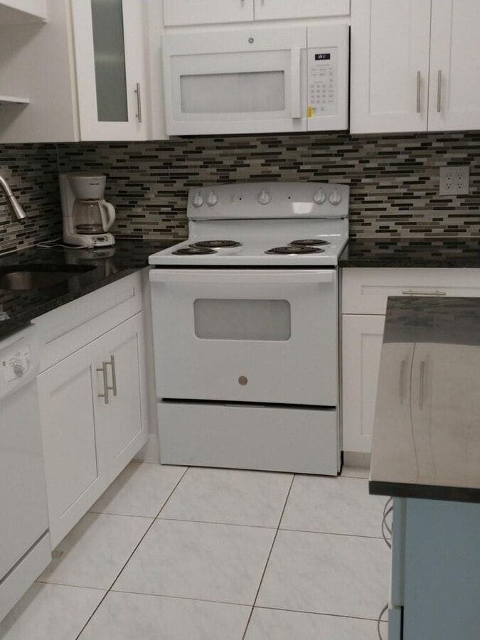 Photo - 4990 E Sabal Palm Blvd