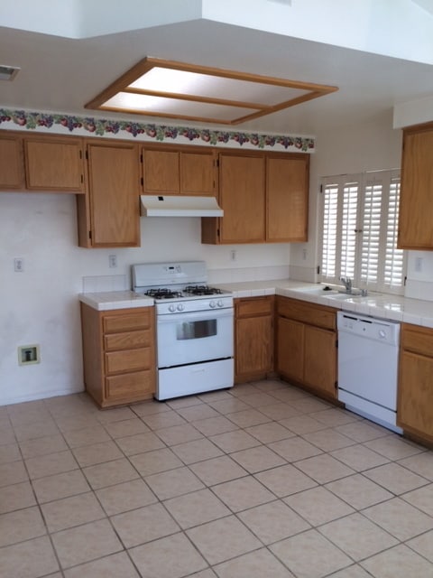 Photo - 3 BEDROOM, 2 BATH VICTORVILLE HOME. COMMUTER FRIENDLY! NEAR AMARGOSA AND MOJAVE