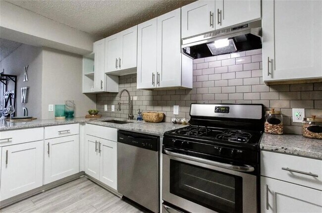 Photo - 2035 Memorial Dr SE