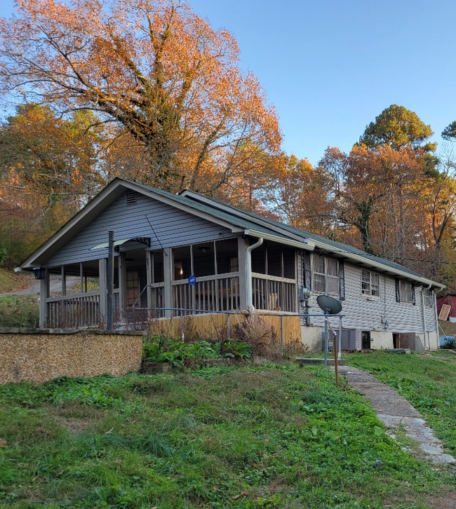 Building Photo - 895 W Schmitt Rd