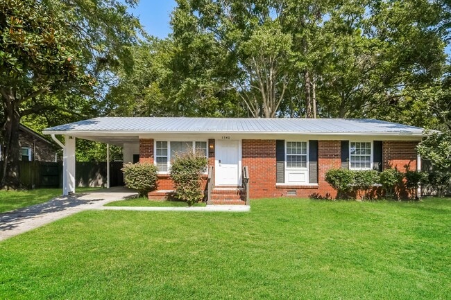 Building Photo - 3 bed / 2 bath ~ West Ashley Area, Move-in... Rental