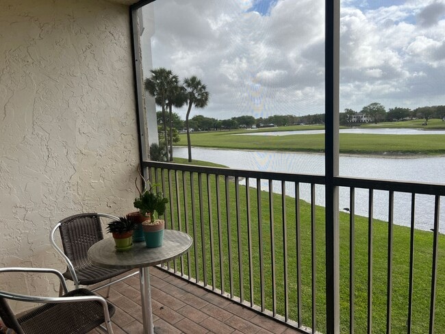 Photo - Beautiful 2/2 Waterview in Davie/Nova