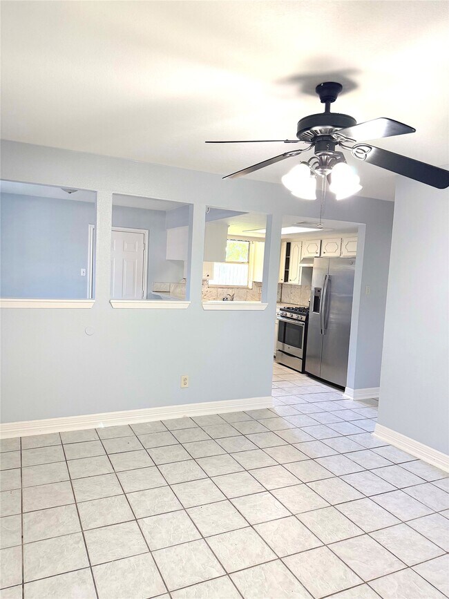 Photo - 954 Crestbrook Dr
