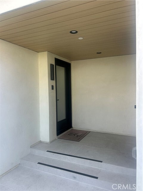 Photo - 612 Begonia Ave