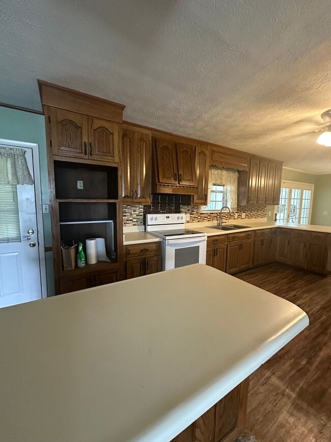 Photo - 3 Bed/1.5 Bath Brick Home