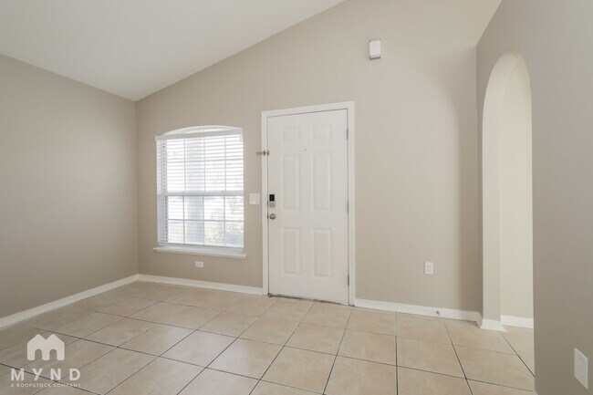 Photo - 5704 English Oak Dr S