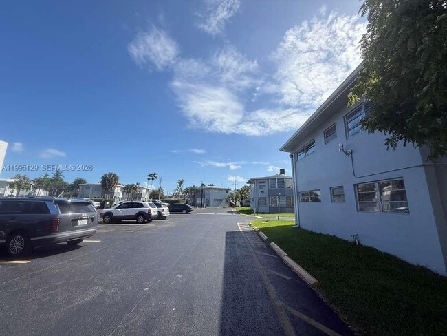 Photo - 1663 NE Miami Gardens Dr Unit 140