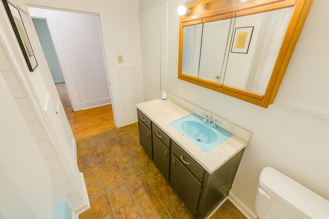 Photo - 1464 Bailey Ave