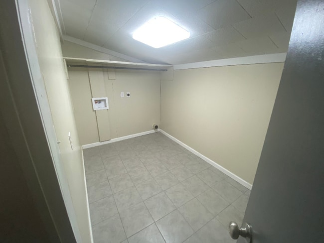 Photo - 414 Fieldcrest Dr