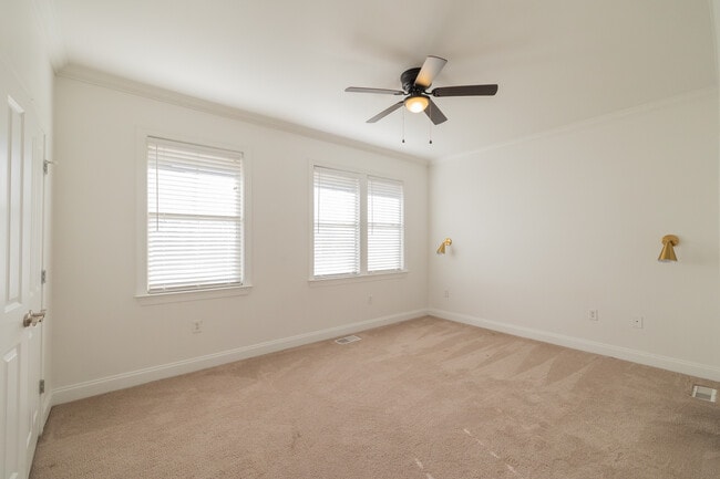 Photo - 5562 Colonial Chatsworth Cir