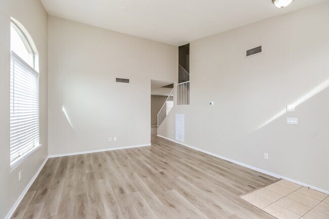 Photo - 9216 W Globe Ave