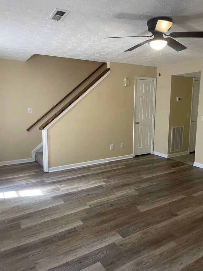 Photo - 3 Bedroom, 2.5 Bath Townhome in Lenlock