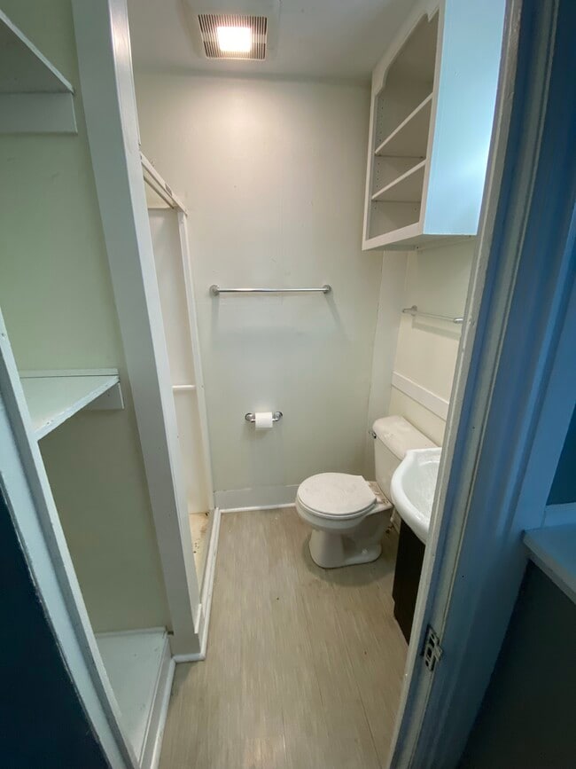 Photo - 1941 Madison St Unit A