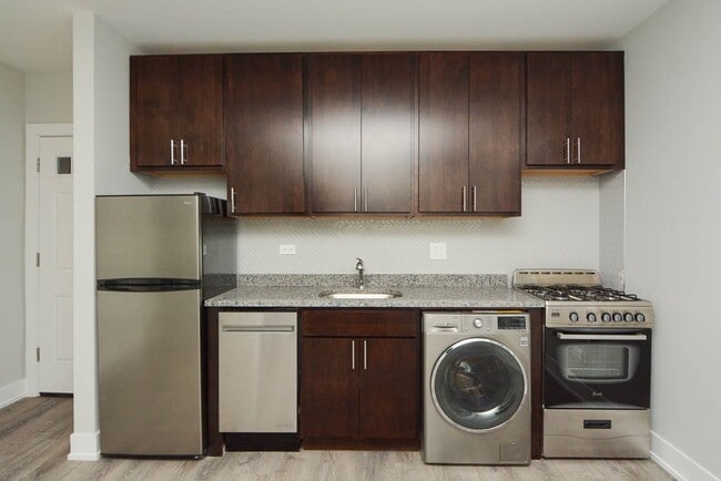 Photo - 434.5 W Belden Ave Unit 603B