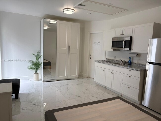 Building Photo - 2347 NW 107th Ave Unit B