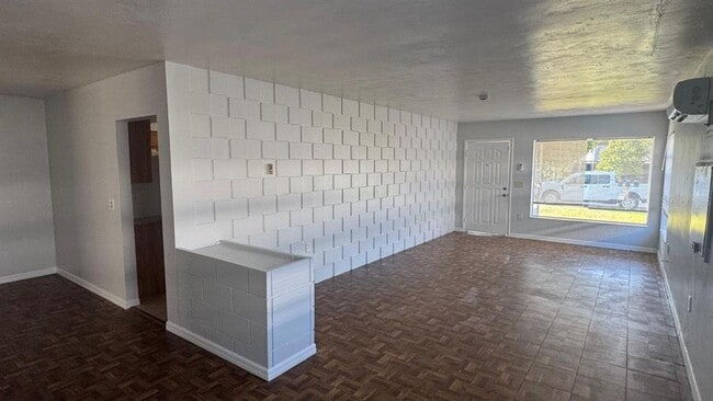 147 Ave E SW