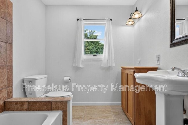 Photo - 626 Brightwood Ave