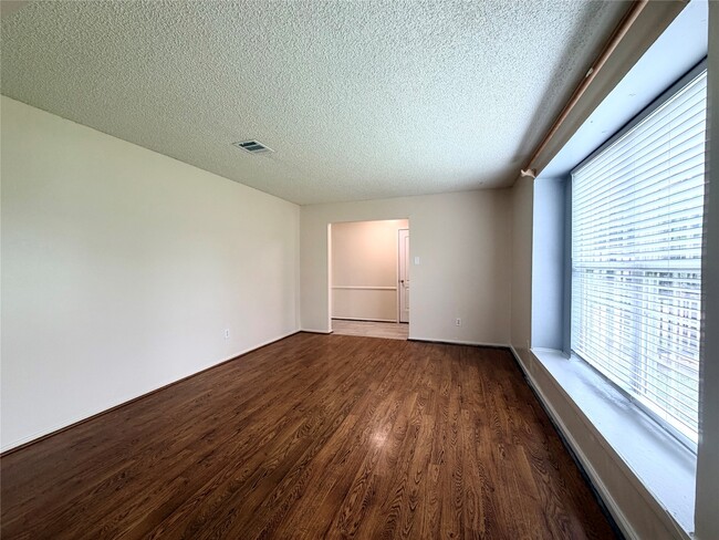 Photo - 7303 Shiner Ln
