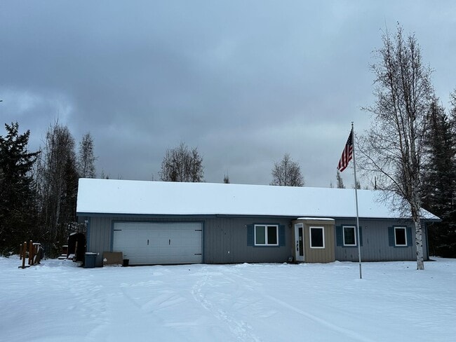 Building Photo - 1321 Groundsel Ave