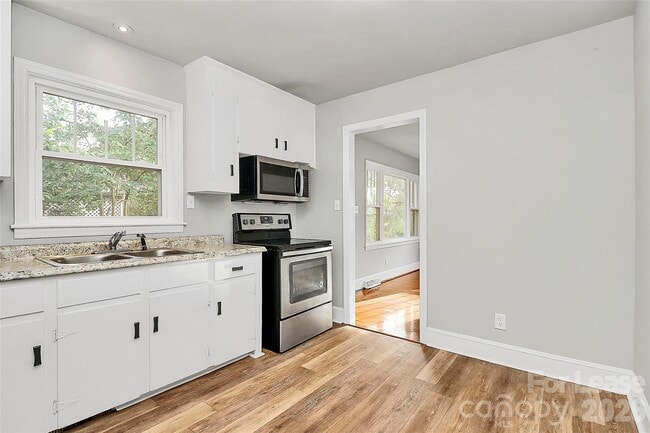 Photo - 1415 Springwood Ln