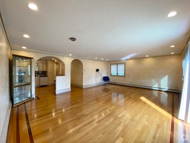 Building Photo - 71 Saint Marys St Unit 99 Rental