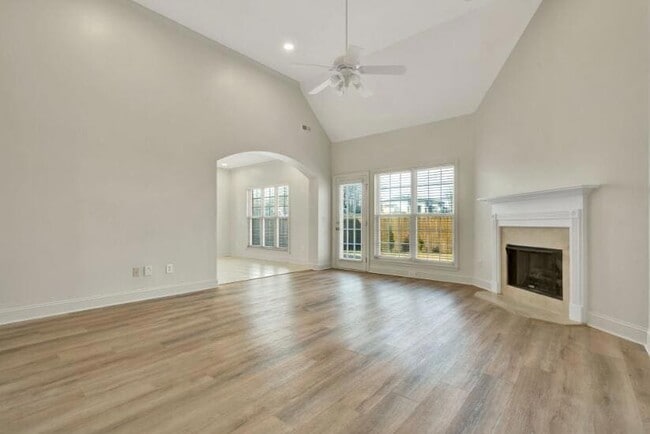 Photo - 1907 Igou Pl Dr