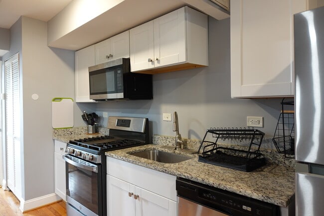 Photo - 1228 18th St NE