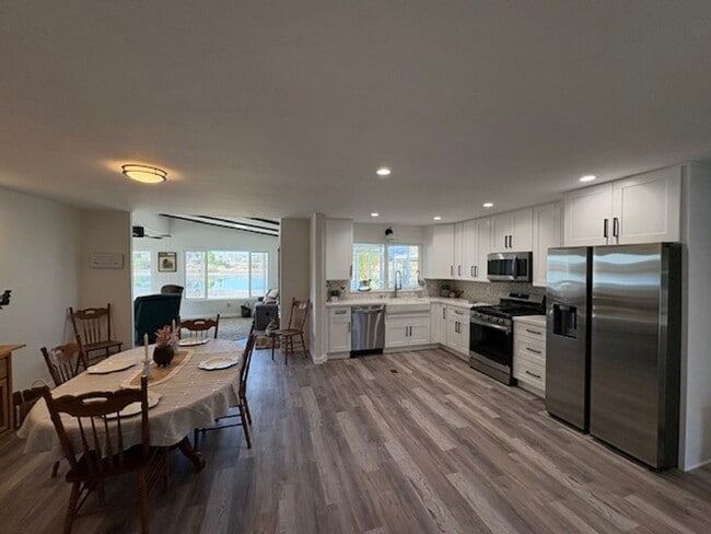 Photo - 230 E Riverfront Dr