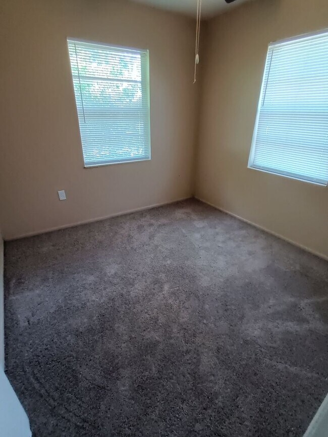 Photo - 1924 Honour Rd Unit 4