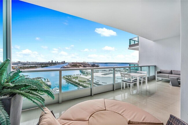 Building Photo - 900 Biscayne Blvd Unit 3109