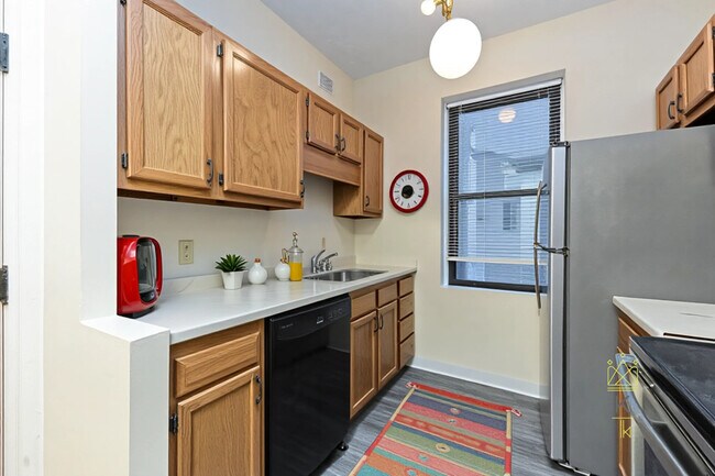 Photo - 1100 Beacon St Unit 3B