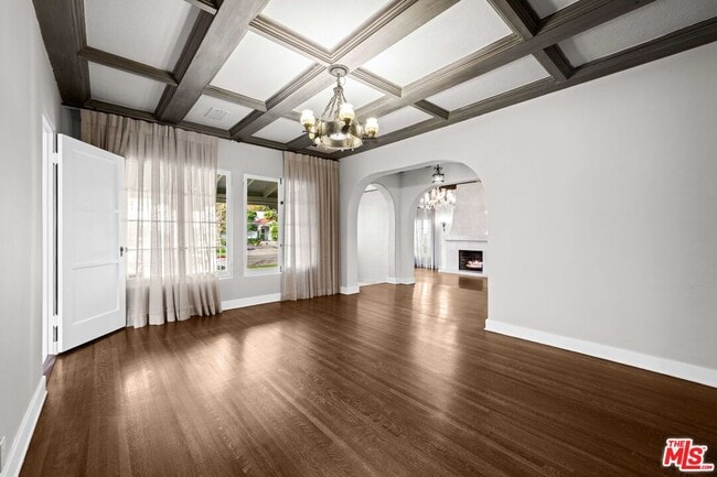 Photo - 208 S Rodeo Dr