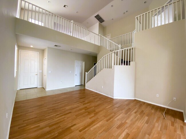 Photo - 172 Flying Hills Ave