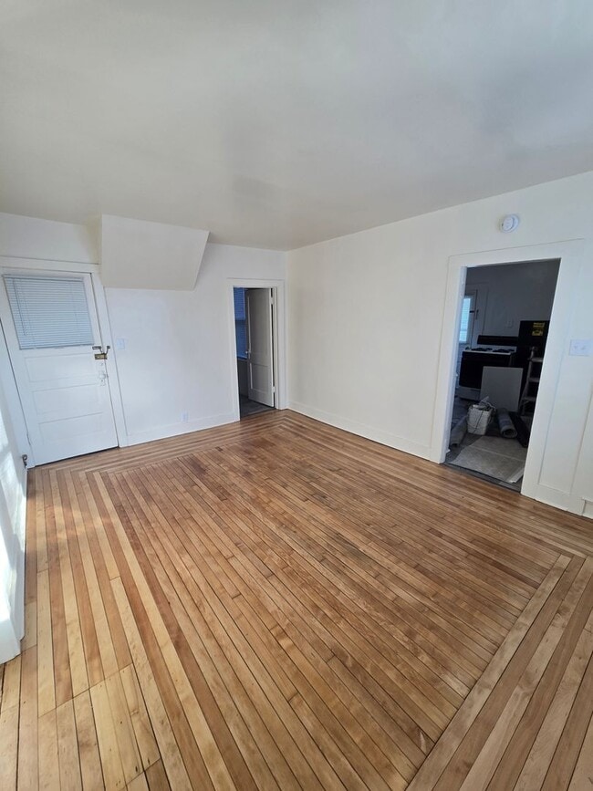 Photo - 109 Milwaukee Ave W Unit 109 Milwaukee Avenue W.