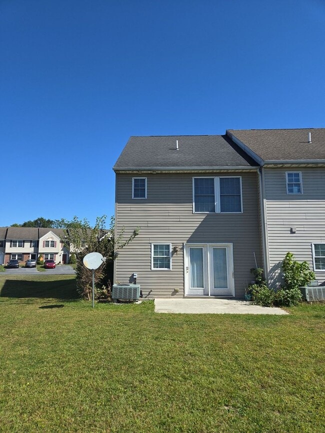 Photo - Well-Maintained 3 Bed/2.5 Bath Townhouse i...