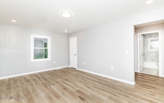 Photo - 204 W Warfield St