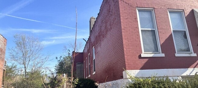 Photo - 2028 E Prairie Ave