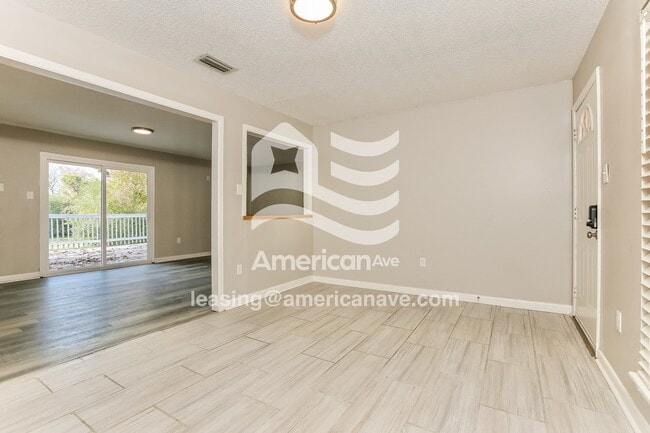 Photo - 12 Deerfield Dr