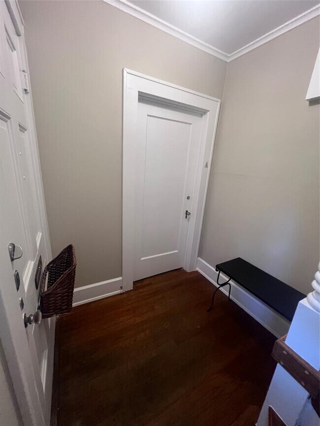Photo - 305 Moore Blvd
