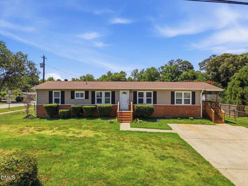 Photo - 320 E Earp St