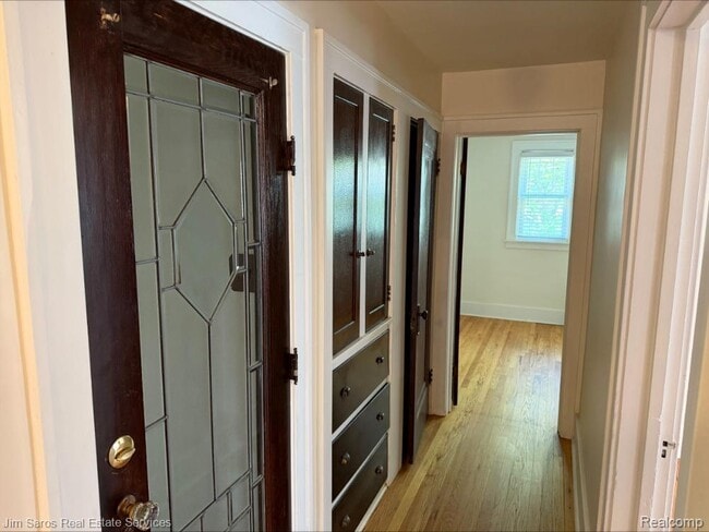 Photo - 851 Saint Clair Ave Unit Upper