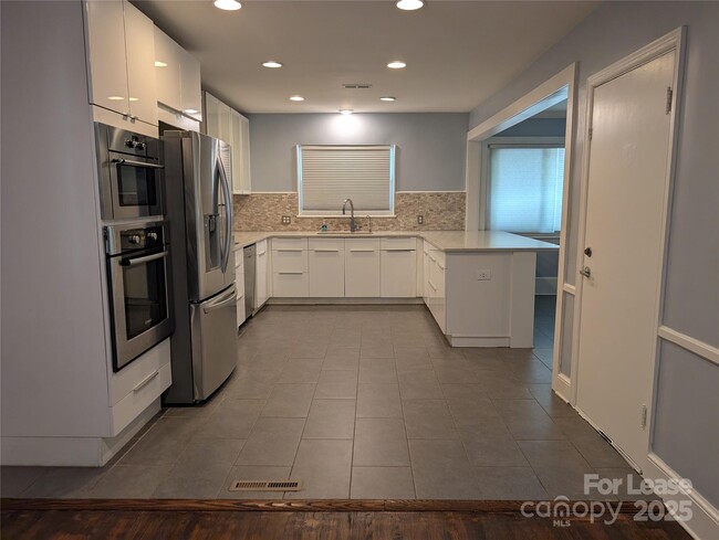 Photo - 1418 Briar Creek Rd