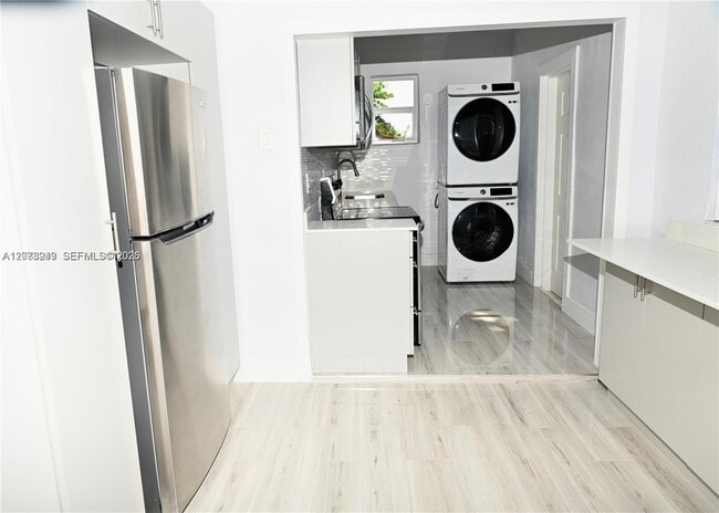 Photo - 747 NW 5th Ct