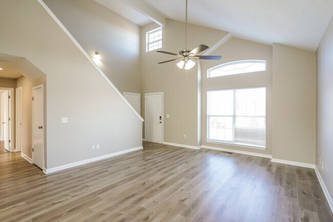 Photo - 205 Lake Forest Dr