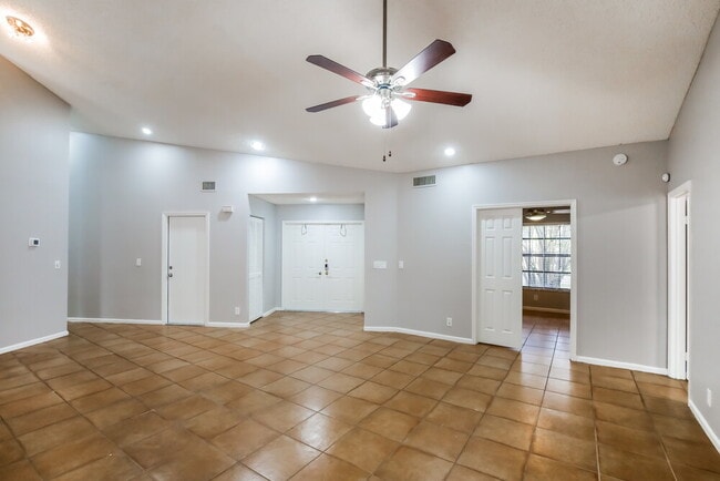 Photo - 10361 NW 18th Dr