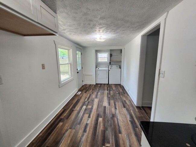 Photo - 3 bed 1 bath Ranch