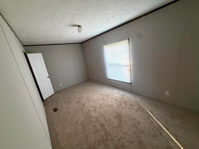 Photo - 17602 Western Ave