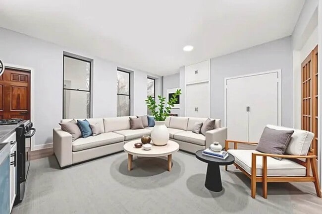 Photo - Saint Nicholas Avenue