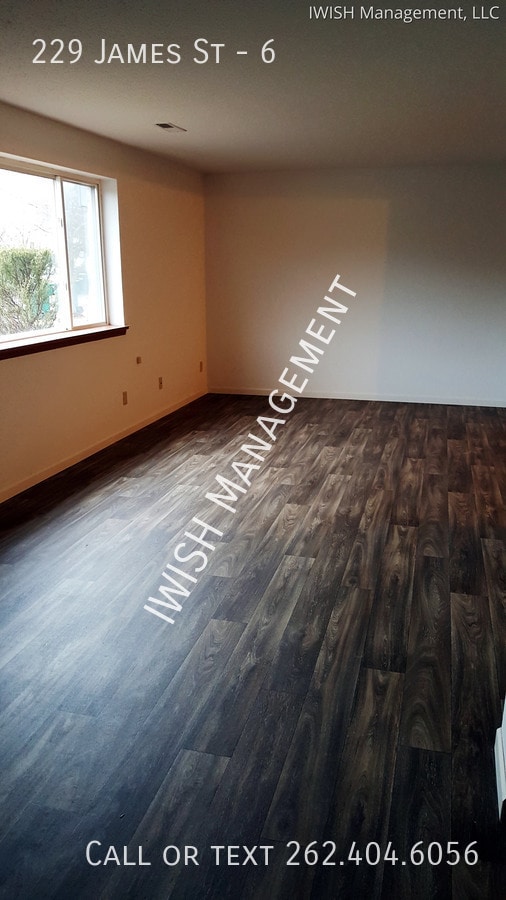 Photo - 229 James St