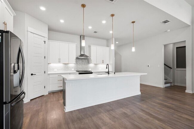 Photo - 2303 Rogge Ln